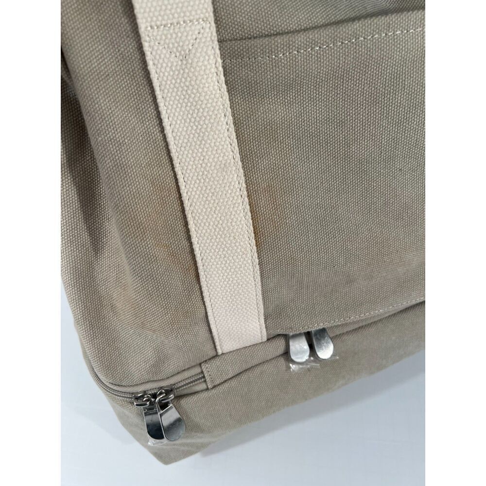 Lo & Sons Cataline Deluxe Small Weekender Bag / Duffel in Dove Grey - Picture 12 of 15